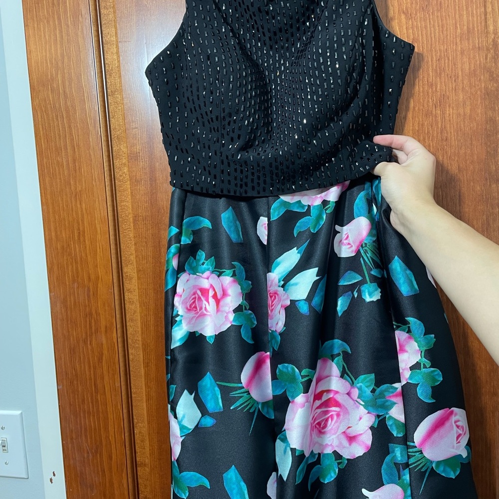 2Cute Two-Piece Floral Prom Dress - Picture 6 of 15